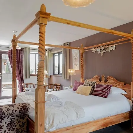 Yellowrush - Yellowtop Country Park - Hot Tub - Yorkshire Villa