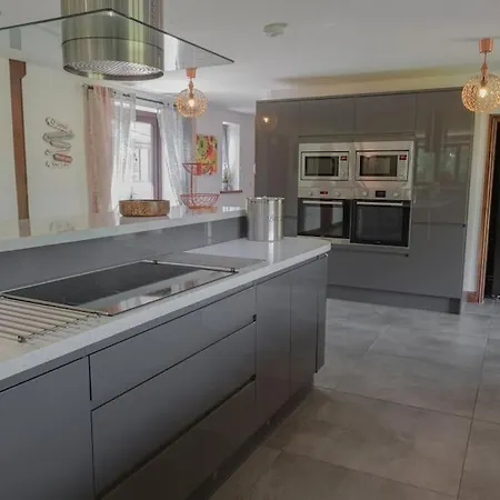 Villa Yellowrush @ Yellowtop