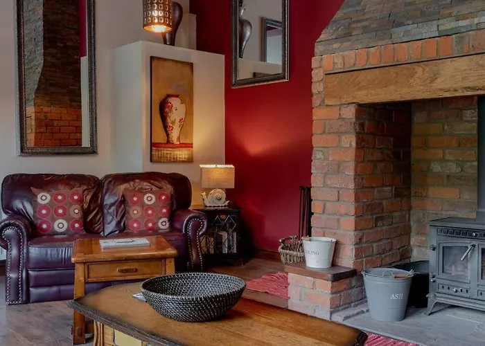 Yellowrush - Yellowtop Country Park - Hot Tub - Yorkshire Villa Selby